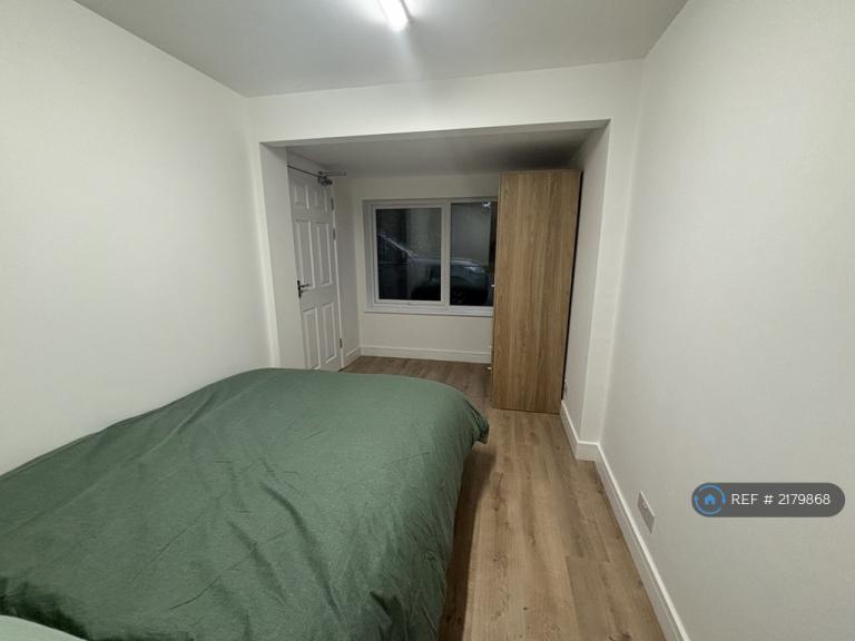 1 bedroom in Woburn Gate, Northampton, NN3 (#2179868)