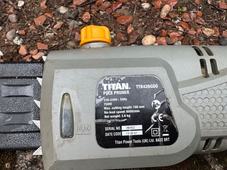 Electric Titan extendable chainsaw pole pruner 