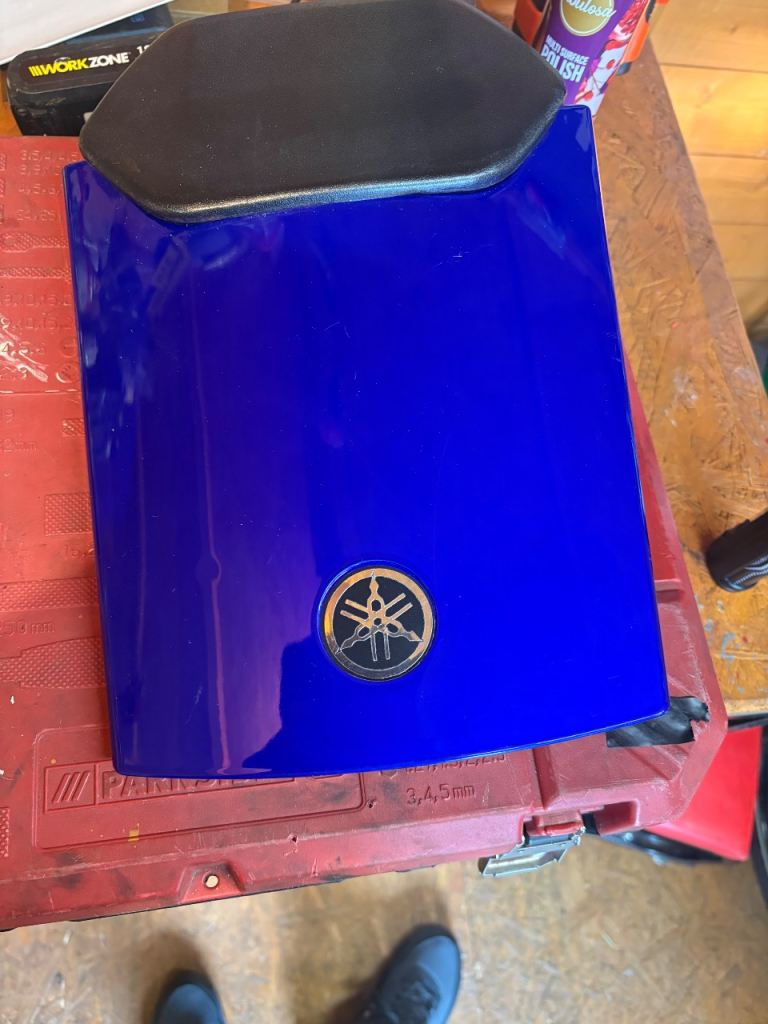 R1 4xv seat pod 