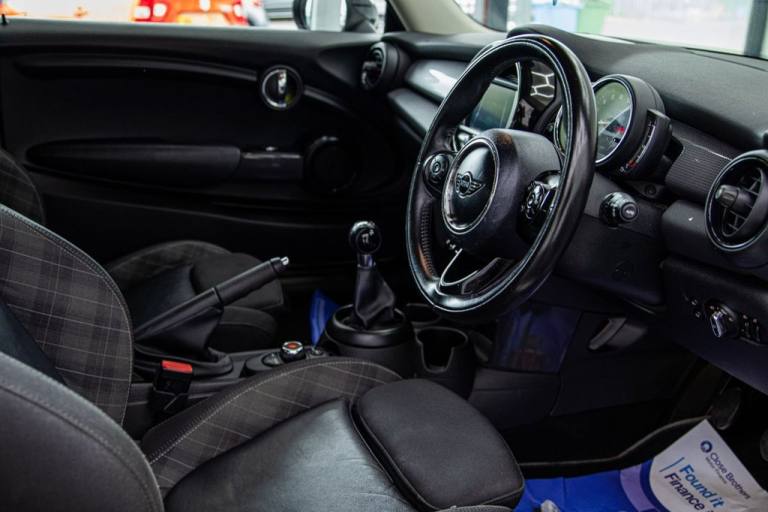 2018 MINI Hatch 1.5 Cooper Hatchback 3dr Petrol Manual Euro 6 (s/s) (136 ps) Hatchback Petrol Manual