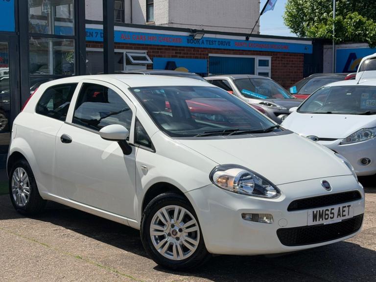 2015 Fiat Punto 1.2 Pop + Hatchback 3dr Petrol Euro 6 (69 bhp) HATCHBACK Petrol Manual