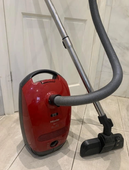 Miele Vacuum Cleaner 1600W Hoover Working