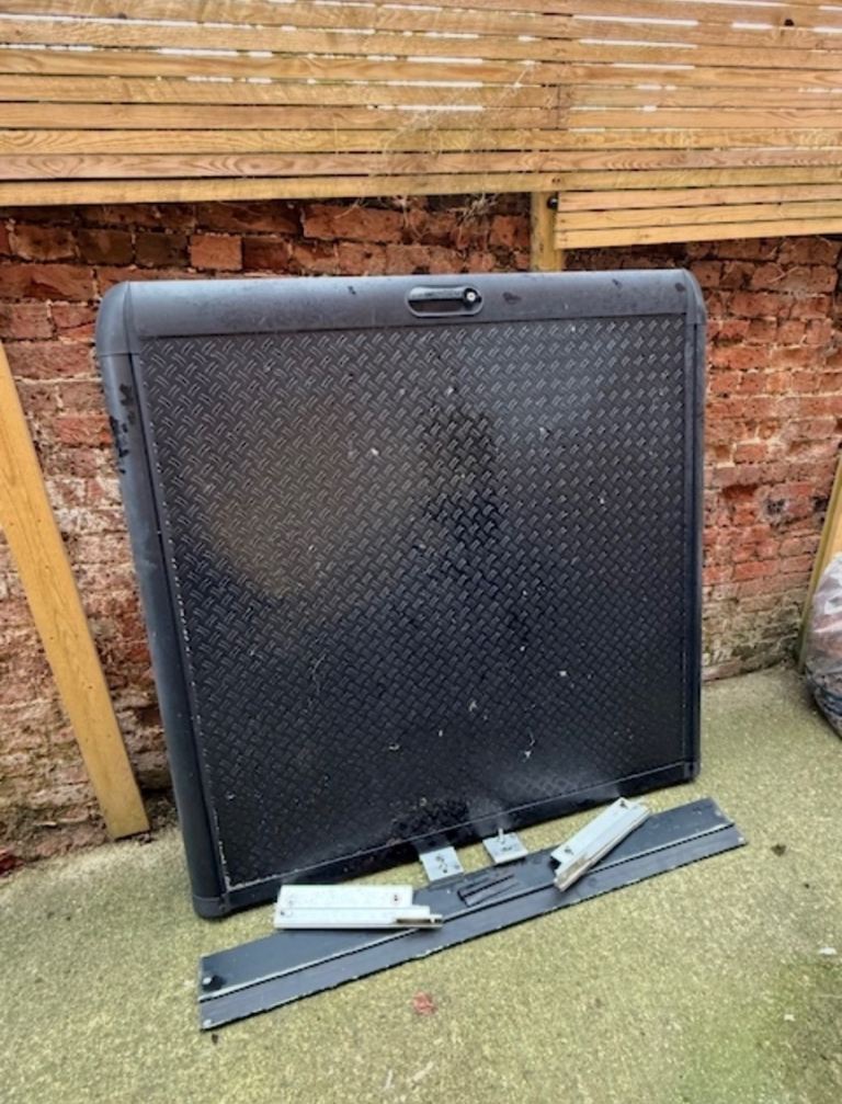 Nissan Navara Mountain Top Tonneau Cover