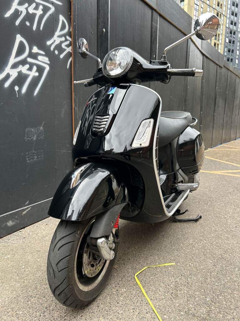 Piaggio, VESPA, 2015, 124 (cc)