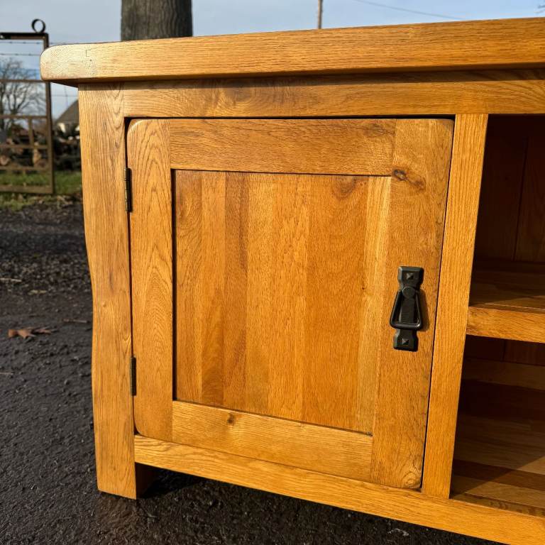 Solid Oak TV Unit Modern Oak Furnitureland Cabinet Stand Rustic Original