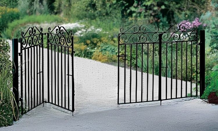 Metal Drive Way Gates (Unused) 12 Foot and Gate Posts / Bifold. BARGAIN UNUSED