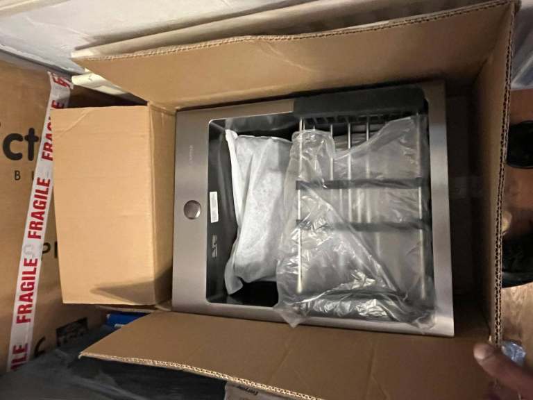 Stainless steel kitchen sink