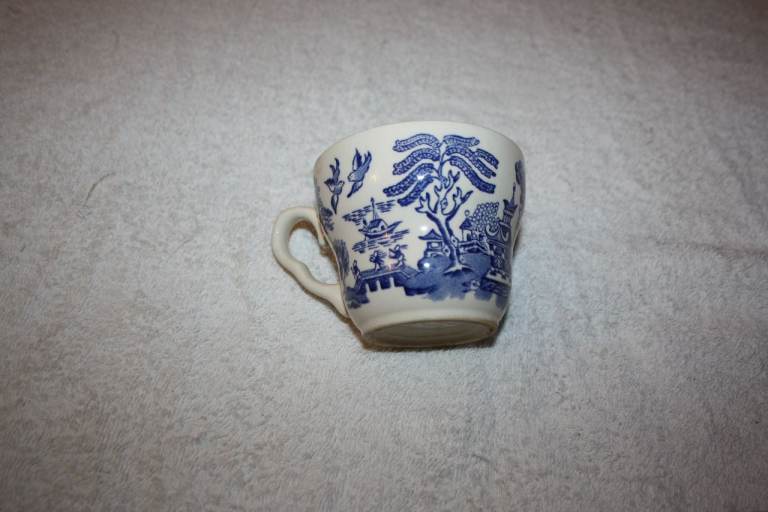 Vintage Blue and White Ceramic Teacup – Good Condition