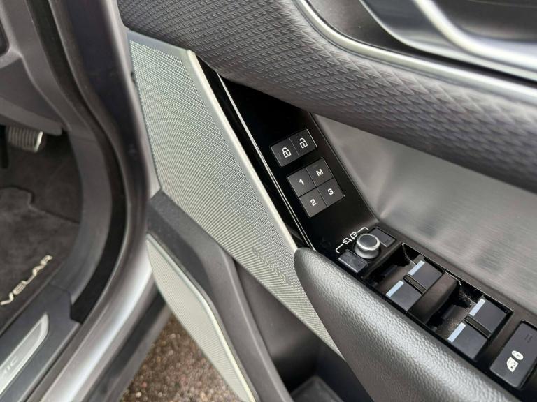 2021 Land Rover Range Rover Velar 2.0 P400e R-Dynamic SE 5dr Auto ESTATE Petrol Parallel Phev Aut...