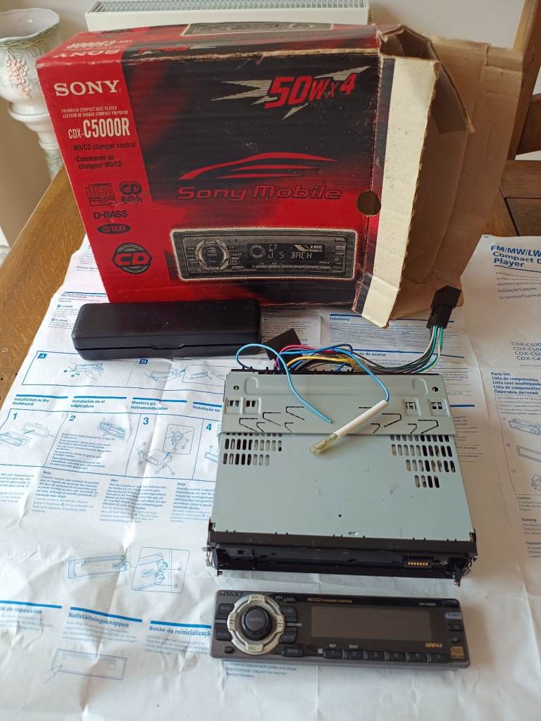 Sony CDX-C5000R Radio and CD player