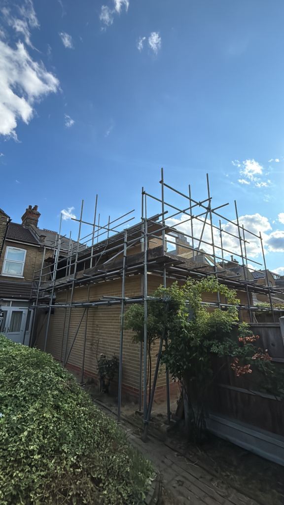 Scaffolding / Scaffold hire for your needs! Best quotes. 