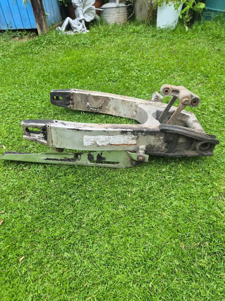 Suzuki bandit 1200,2000 swing arm link and guard etc