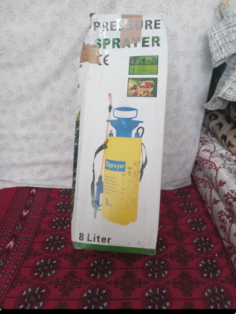 New 8 Litre Pressure Sprayer – Garden Tool