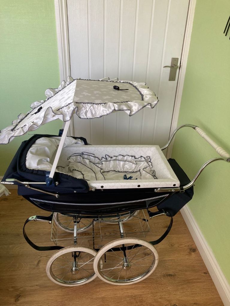 Vintage Silver Cross Coach Built Dolls Pram 