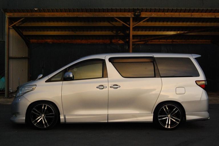 TOYOTA ALPHARD 240X Silver Auto Petrol 2009