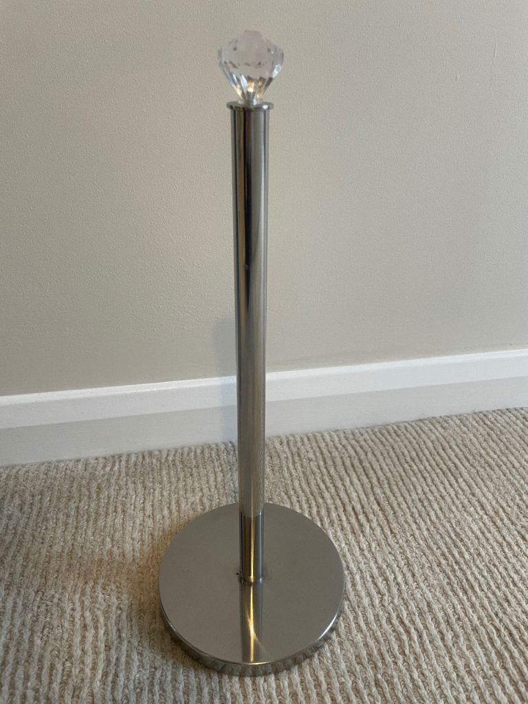 Toilet roll holder