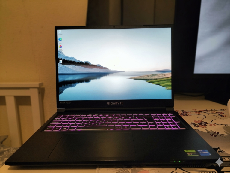 Like New gaming Laptop: Gigabyte G6 16 (Rtx4060) 165hz