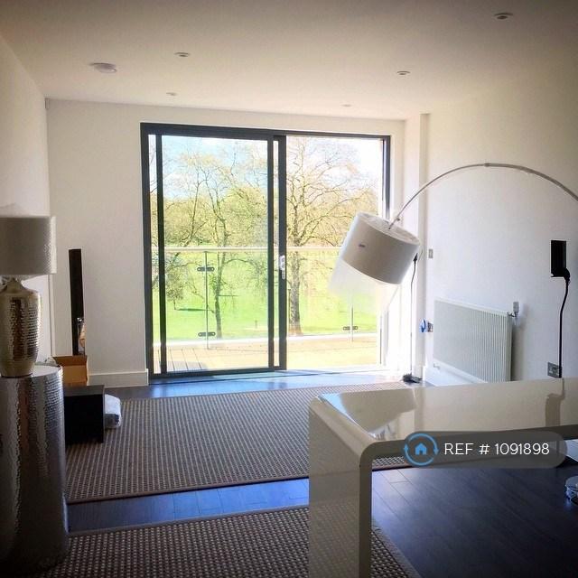 1 bedroom flat in Essex Wharf, London, E5 (1 bed) (#1091898)