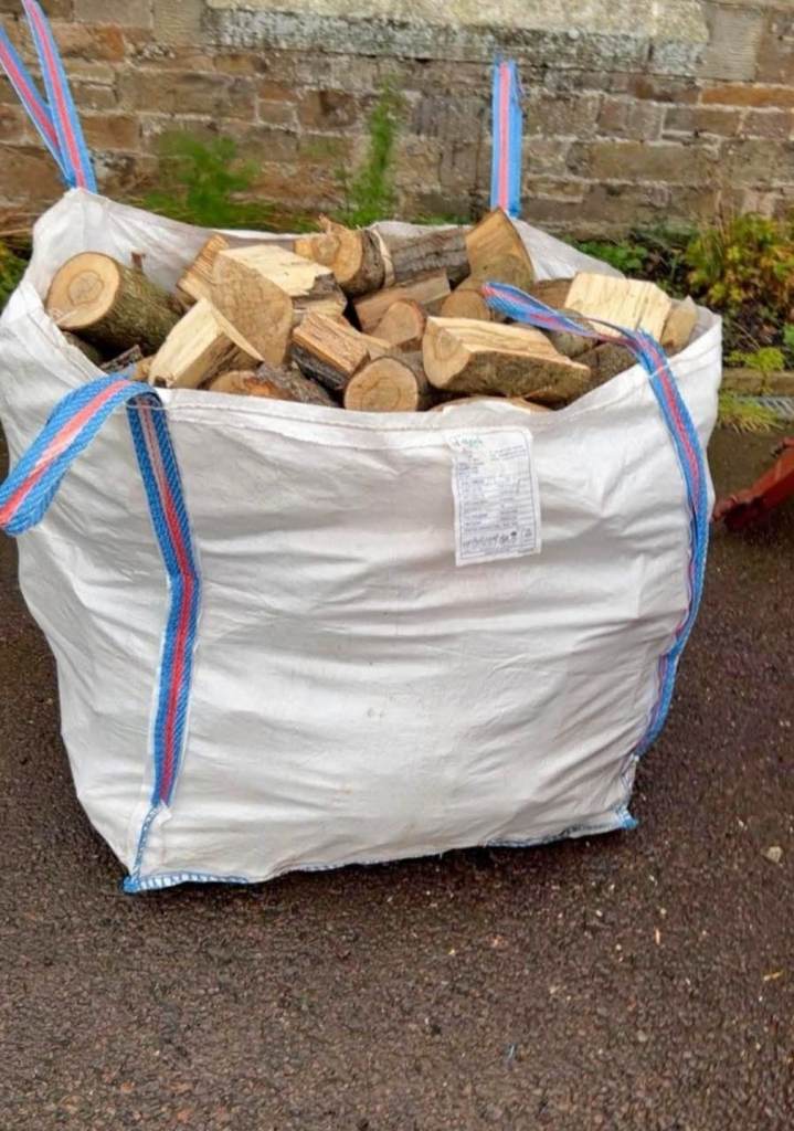 Hardwood logs £70 delivery possible 