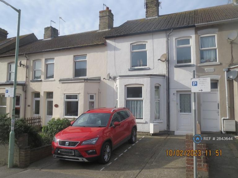 2 bedroom flat in Alexandra Road, Lowestoft, NR32 (2 bed) (#2843644)