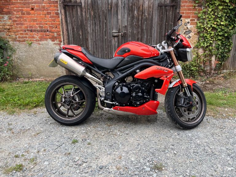 Triumph, Speed Triple, 2011, 1050 (cc)