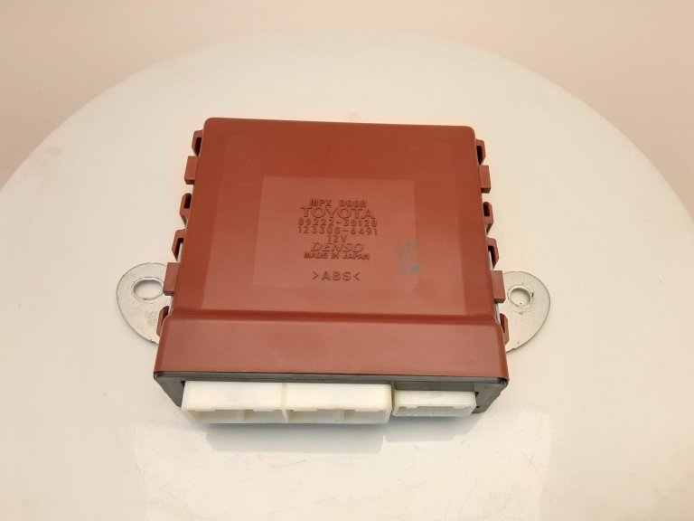 Lexus Gs Series Nsf Door Module 2005-2011 8922230120