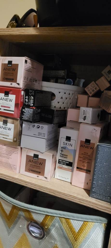 Avon current and discontinued items - all cheap