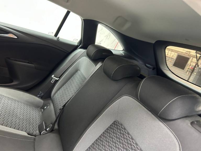 2021 Vauxhall Astra 1.5 Turbo D SRi Nav Sports Tourer 5dr Diesel Manual Euro 6 (s/s) (122 ps) F E...