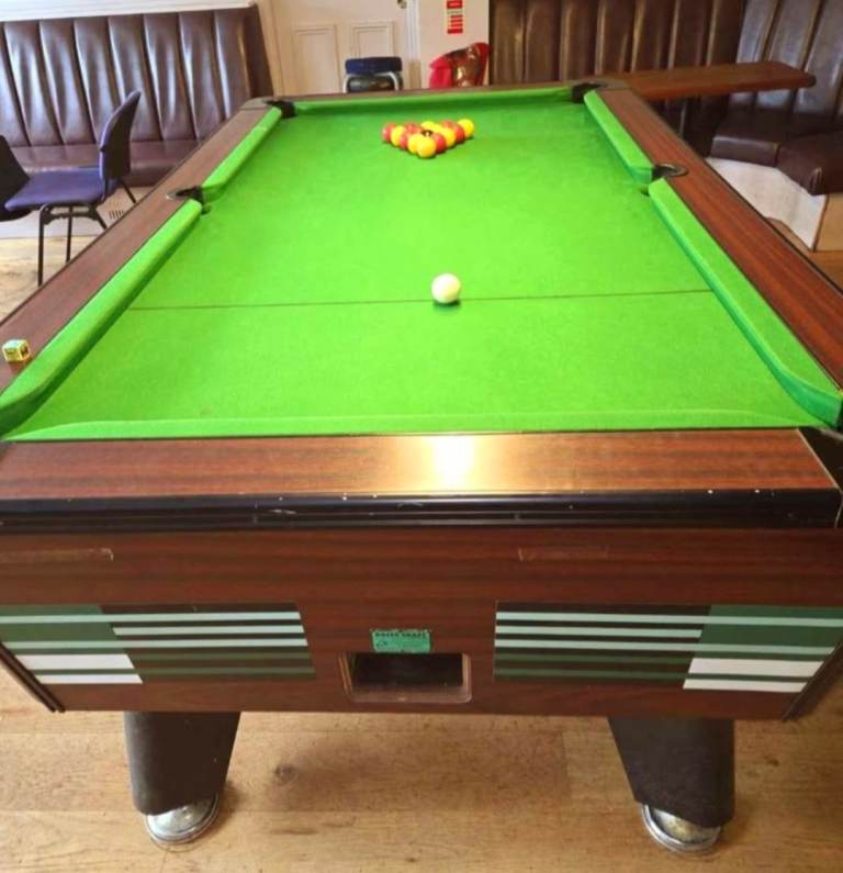 SuperLeague Pool Table