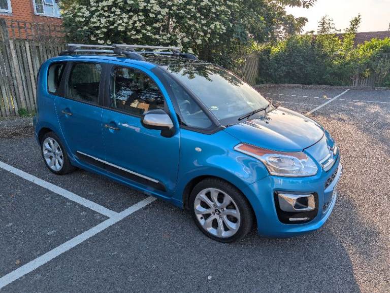 Citroen c3 picasso mpv Diesel £35 tax , full service history , long mot