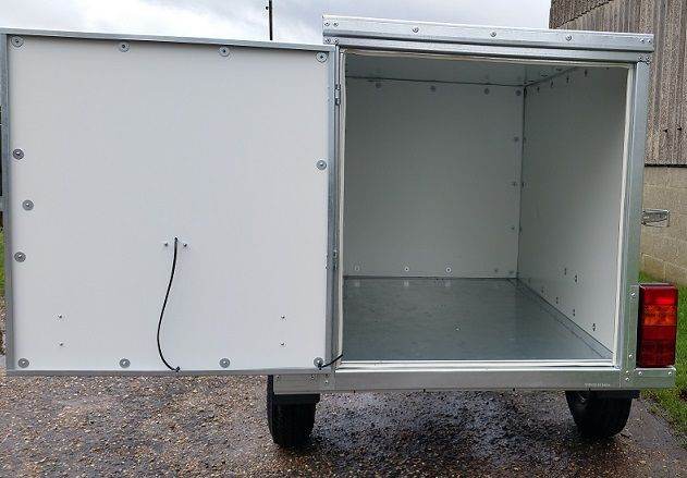 TICKNERS Camping / Small Box Trailer with Roof Bars in Black or White - Single Axle 5' x 3' x 3'