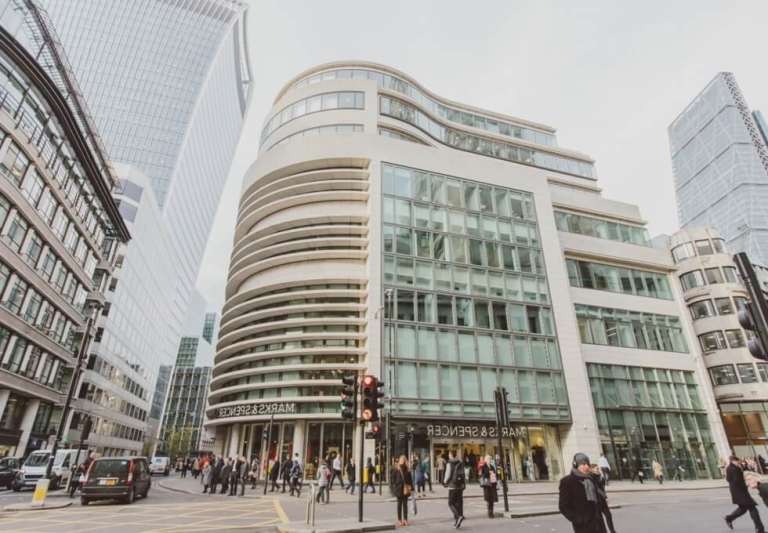 Furnished offices to rent in *Monument*. Office Spaces for 3 to 400 desks EC4