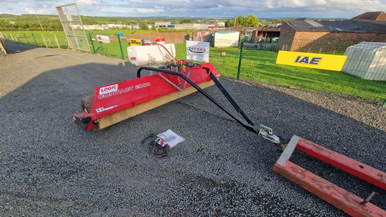 Quad atv logic contact 2000 weed wiper ex condition farm livestock tractor 