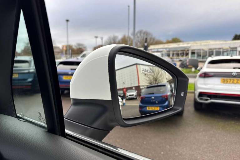 2018 Volkswagen Touareg 3.0 V6 TDI 4Motion R-Line Ã¢Â­Â14 way power adjustment, Innovation cockp...