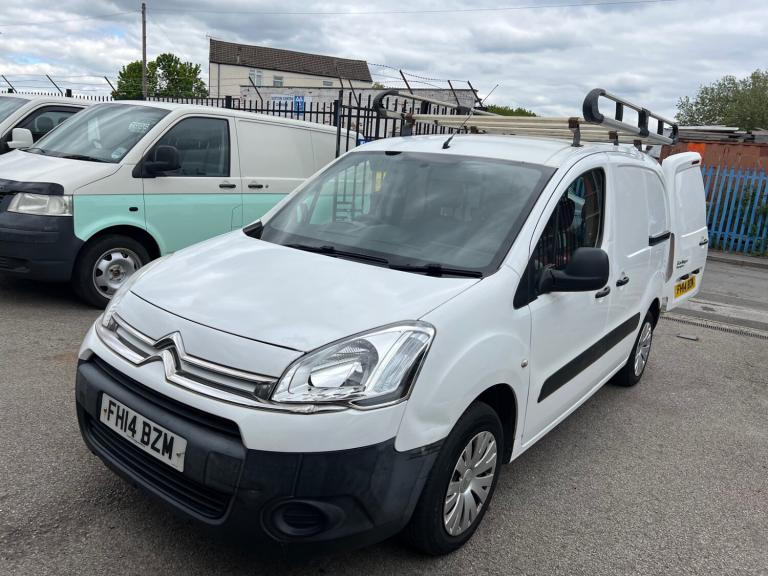 2014 Citreon Berlingo 3 seater a/c ready for work no vat only £2990