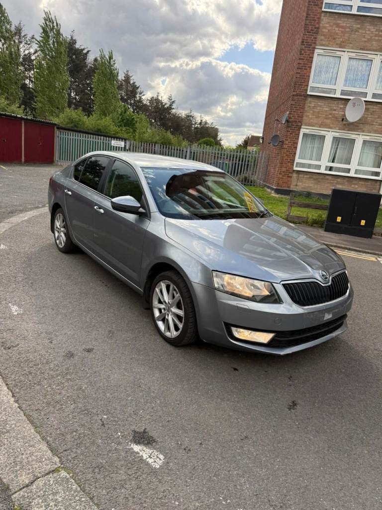 Skoda, OCTAVIA, Hatchback, 2013, Semi-Auto, 1598 (cc), 5 doors