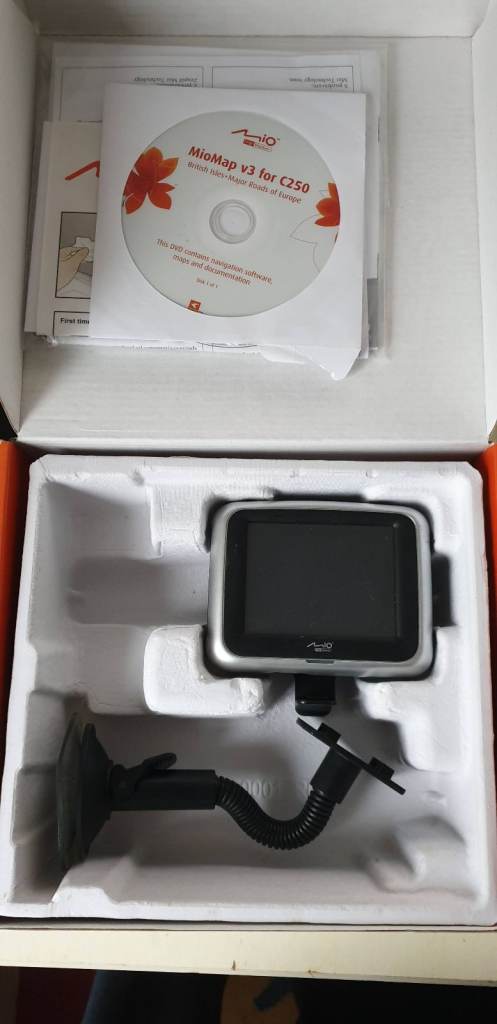 Mio DigiWalker C250 Sat Nav with MioMap v3 – Boxed with Mount & Software DVD