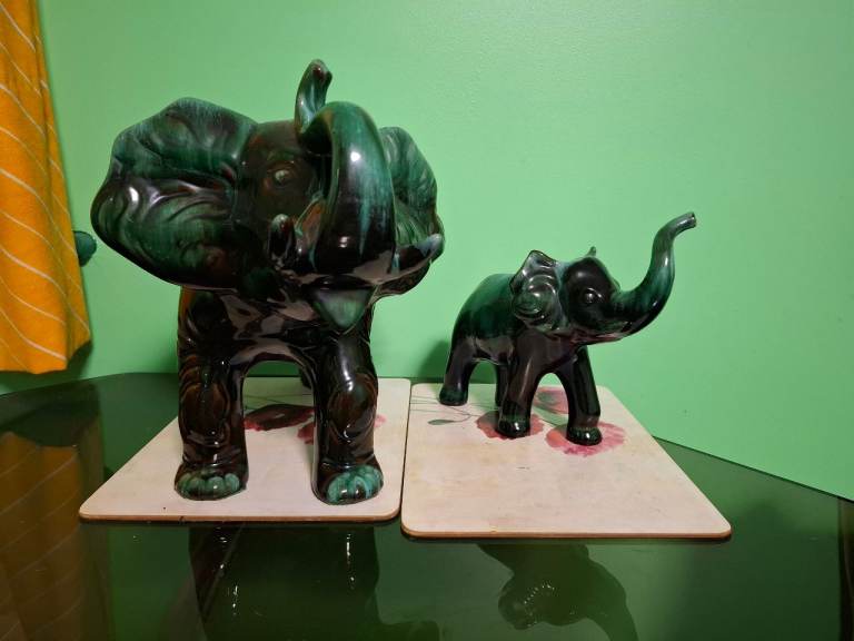 4 vintage Canadian blue  Mountain pottery elephants collectors pieces.
