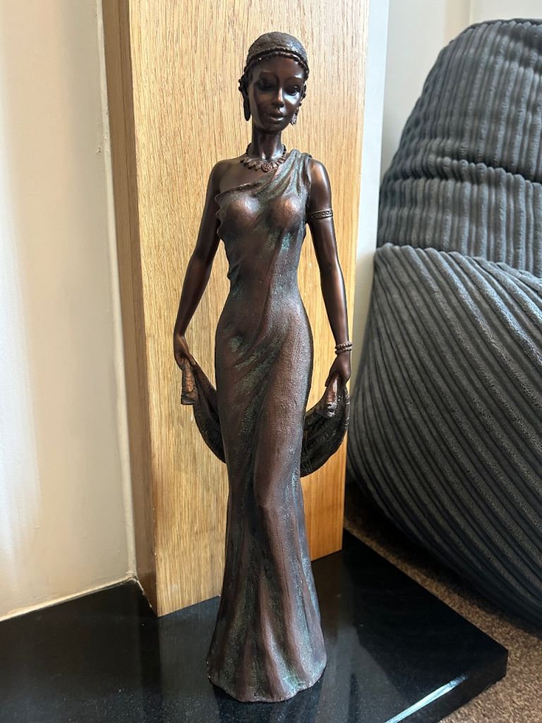 Tribes of Africa “Tigusi” Limited Edition 257/1500 African Figurine Woman Statue