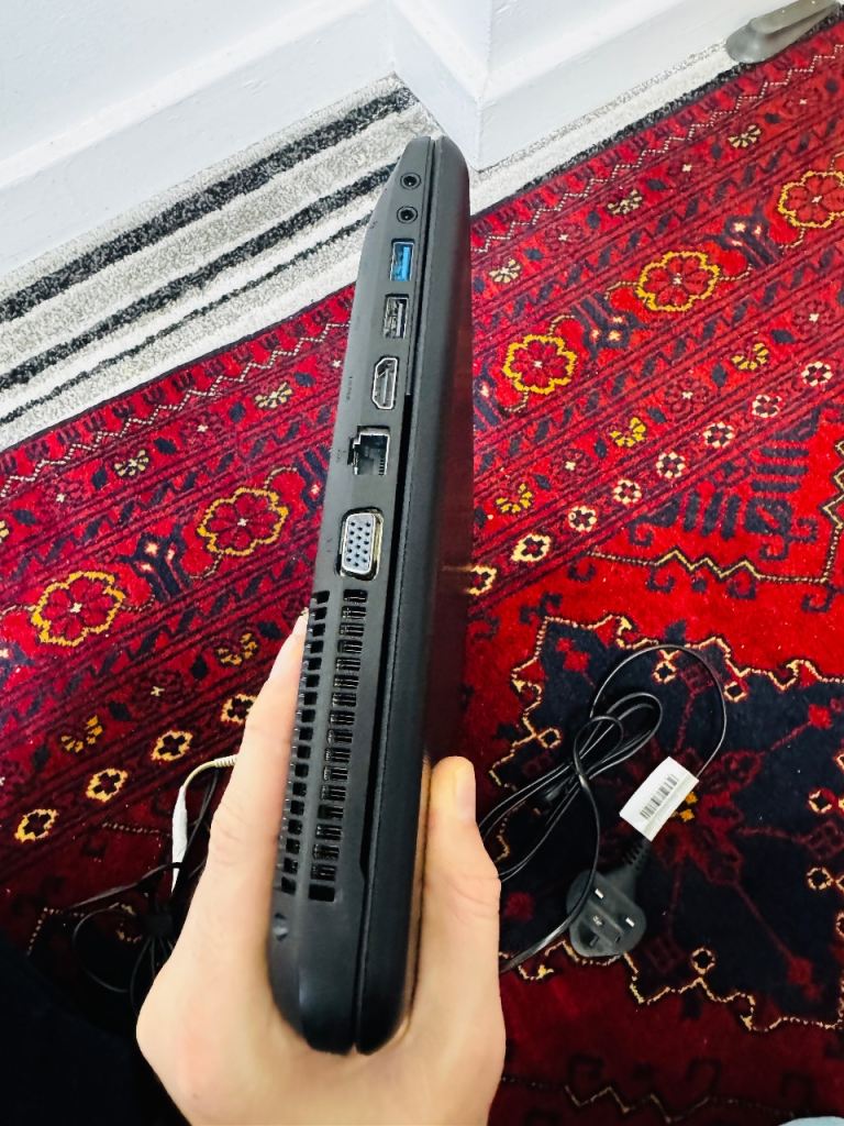 Toshiba 15.6” Screen Laptop 1TB Storage Brilliant Condition 