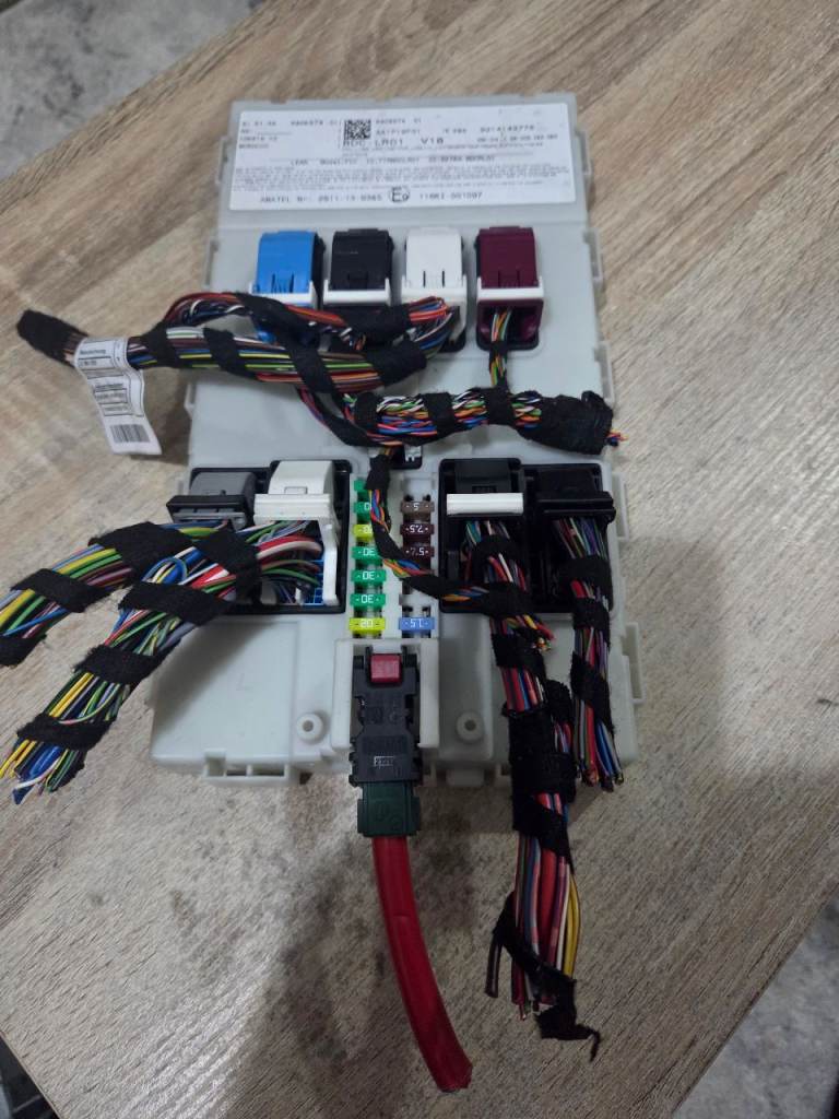 FUSE BOX UNIT  FOR BMW X1 F48 5A1P19F01