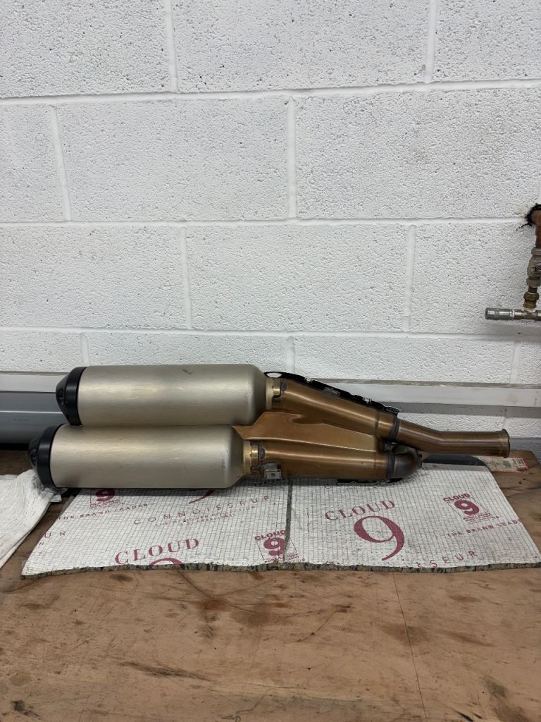 Harley Davidson Sportster S Silencers 64901066 Genuine Original 21-23