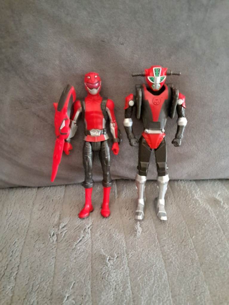 Power Rangers Beast Morphers Red Ranger and Morphin Cruise Beastbot 