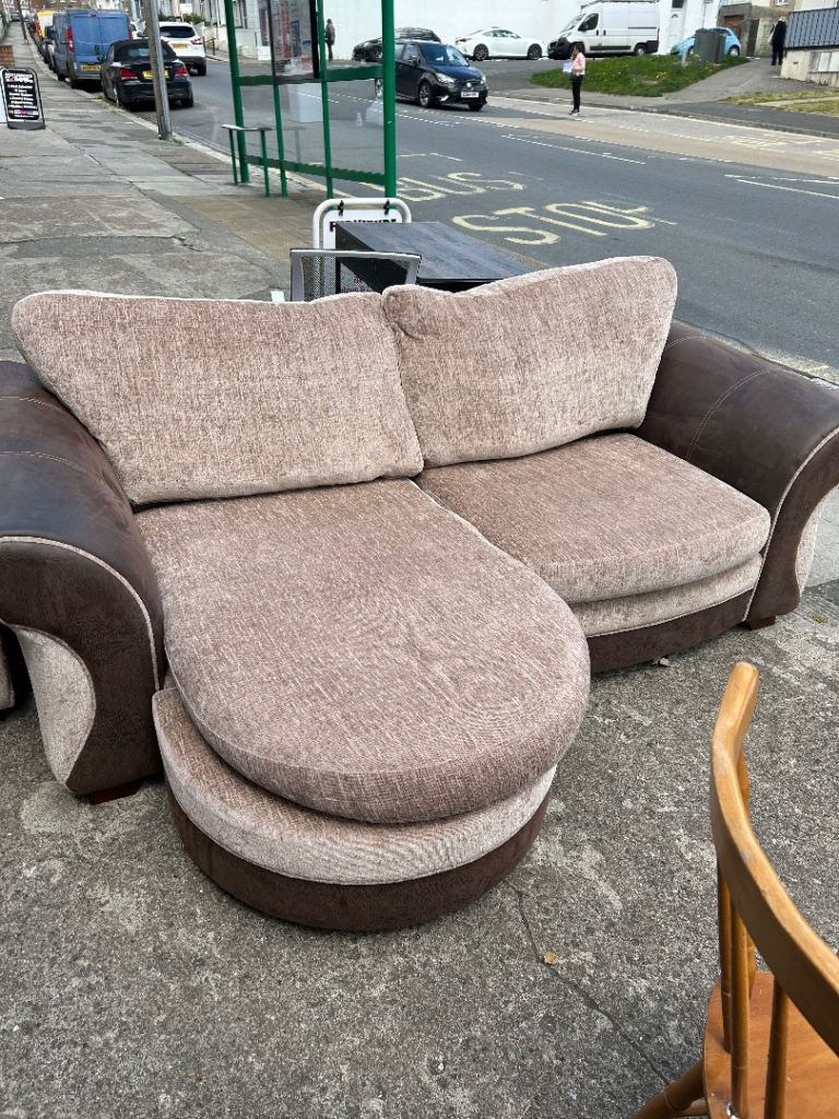 L shape sofa and chair 