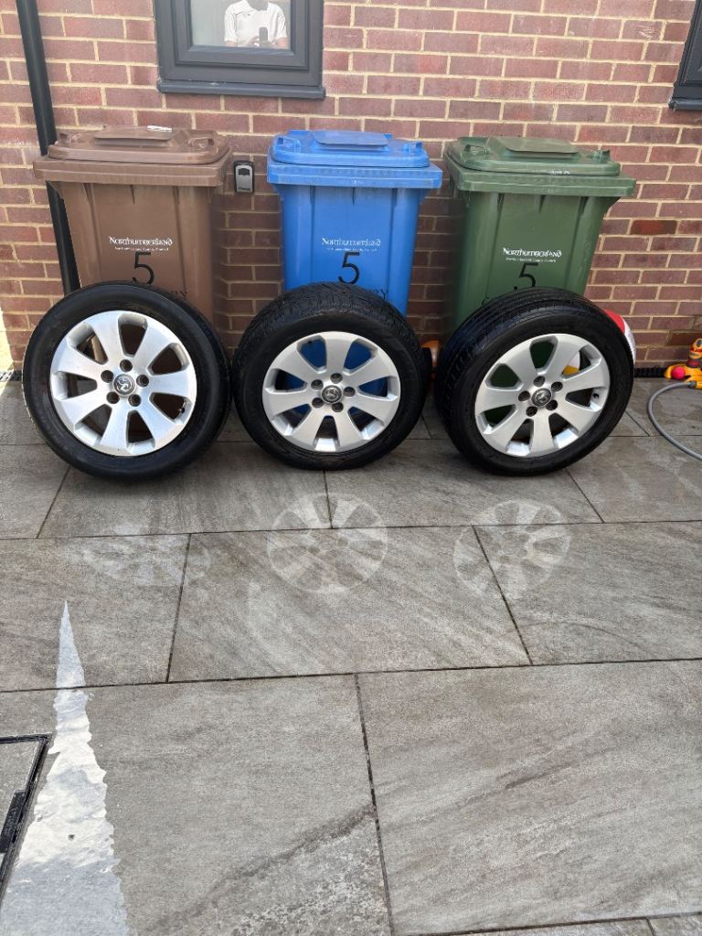 17” Vauxhall alloys 