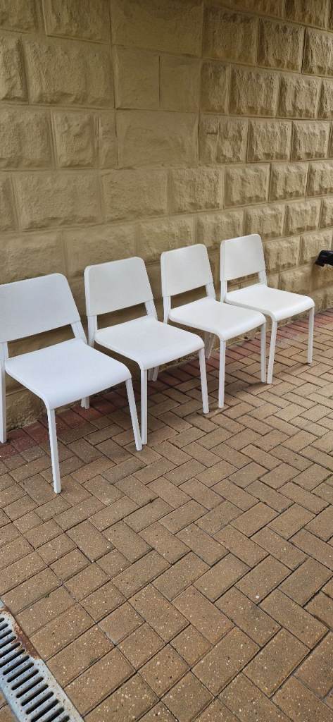  FOUR IKEA TEODORES WHITE CHAIRS. VERY GOOD CONDITION. 