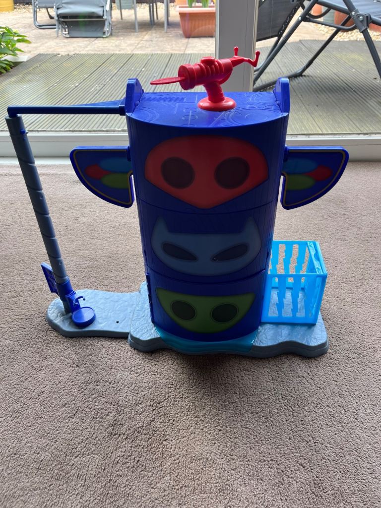 image for PJ Masks HQ Romeo’s Lab and figures 