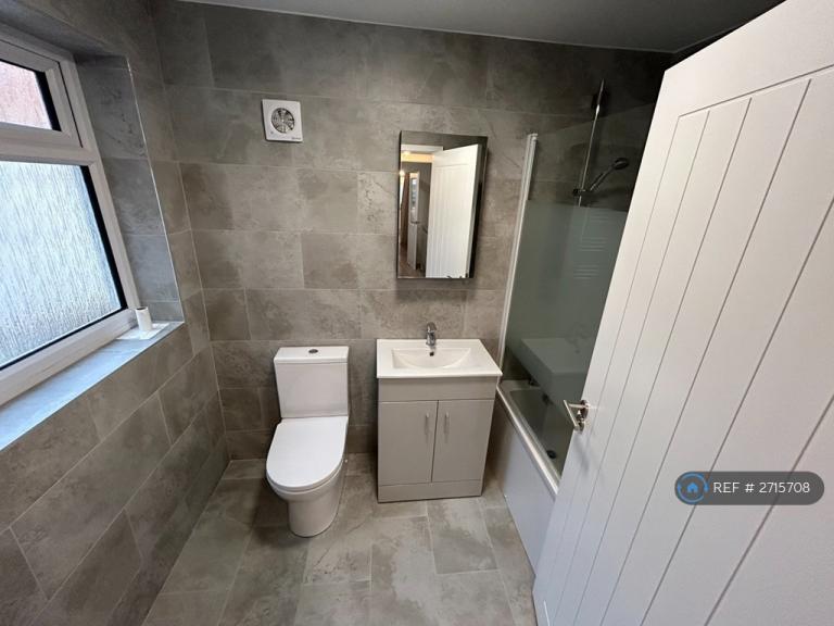 3 bedroom house in Curtis Street, Swindon, SN1 (3 bed) (#2715708)