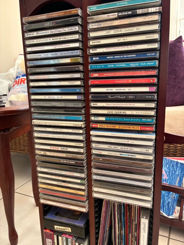 Mahogany CD disc holder 