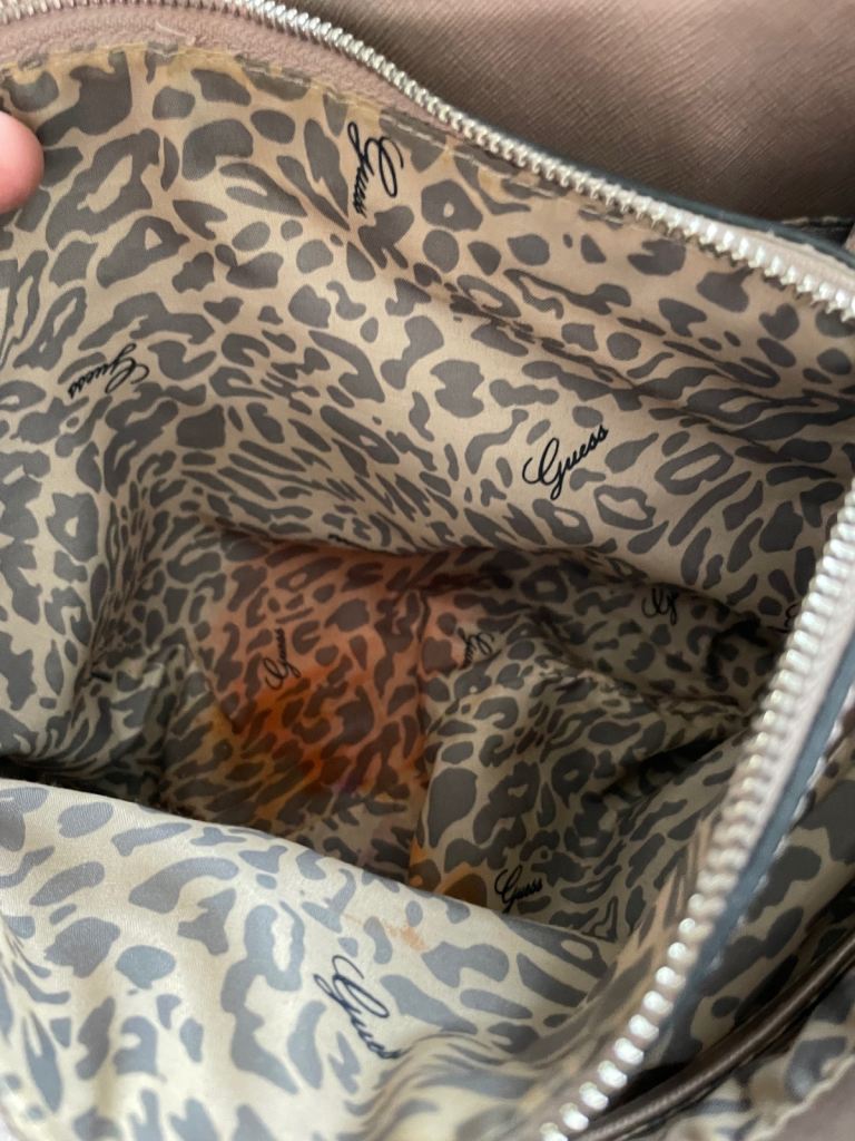 Ladies Guess handbag 